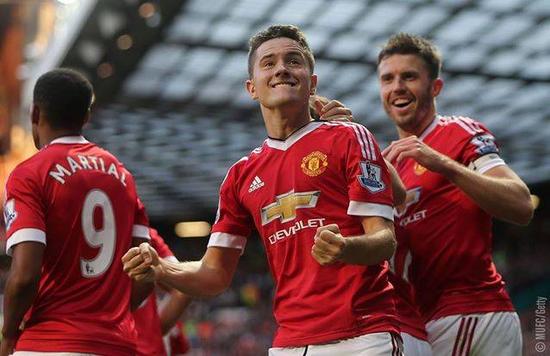 于纽卡斯尔 于纽卡斯尔